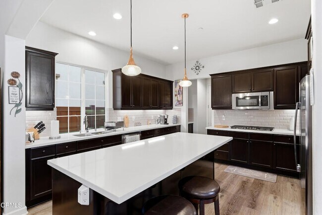 Building Photo - 2406 Nicklaus St