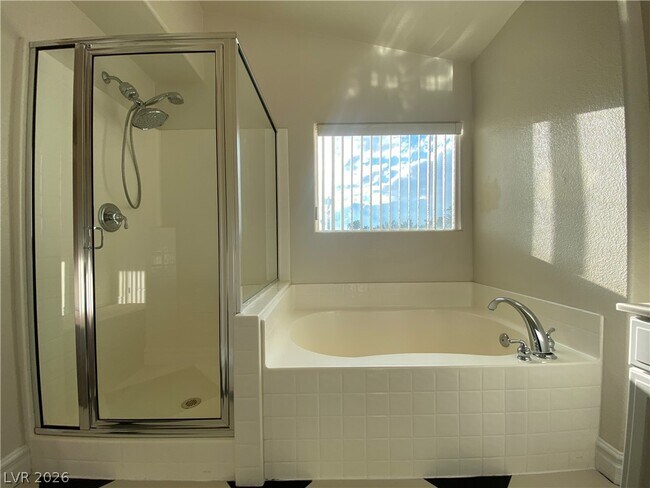 Building Photo - 175 Real Long Way