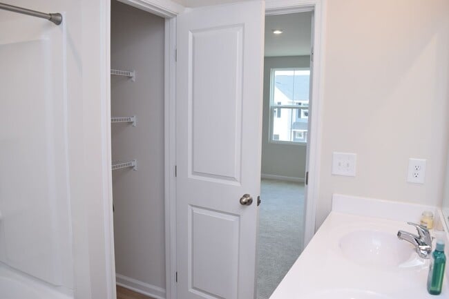 Building Photo - Modern 3-Bedroom Townhouse with Garage & Private Patio