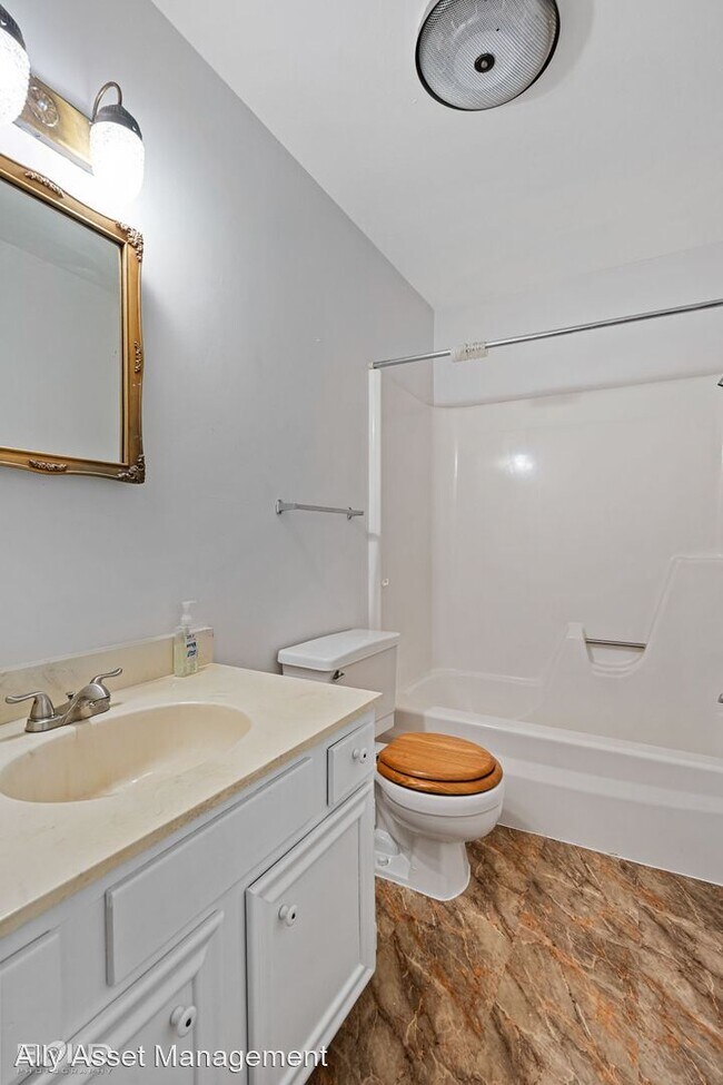 Building Photo - 3 br, 2 bath House - 203 Stratmore