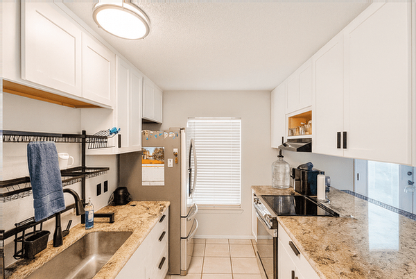 Building Photo - 9755 Hidden Falls