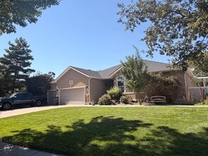 Building Photo - 1262 Creek Ridge Dr S