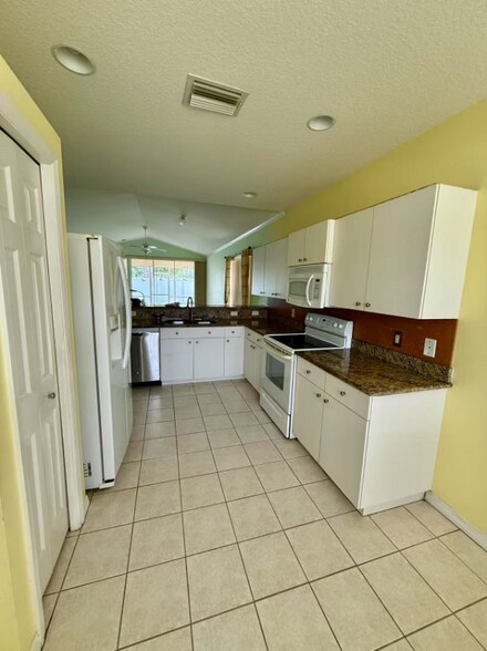 Building Photo - 5468 Ashton Manor Dr