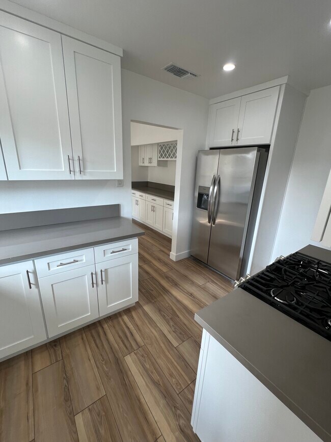 Building Photo - 3619 Edenhurst Ave