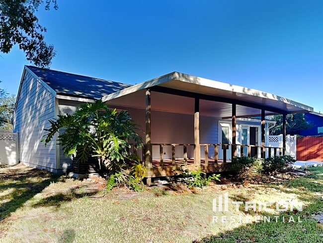 Building Photo - 9574 Villiers Dr N