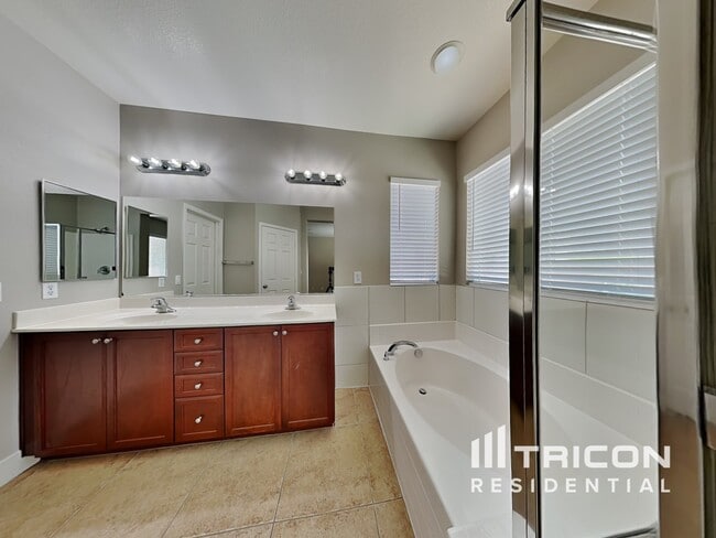 Building Photo - 4134 Blue Manor Ln