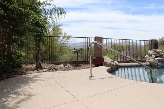 Building Photo - 4943 W Rosebay Dr
