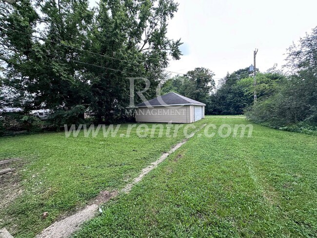Building Photo - 705 Harmon-