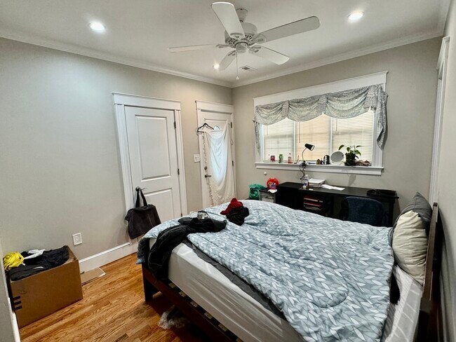 Building Photo - 62 Manet Rd