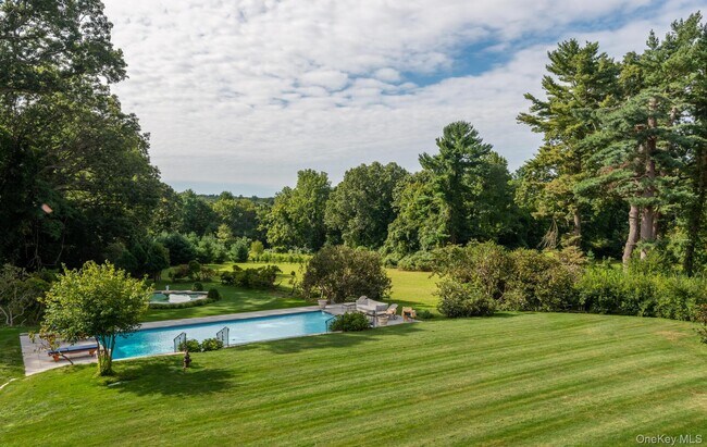 Building Photo - 393 Oyster Bay Road