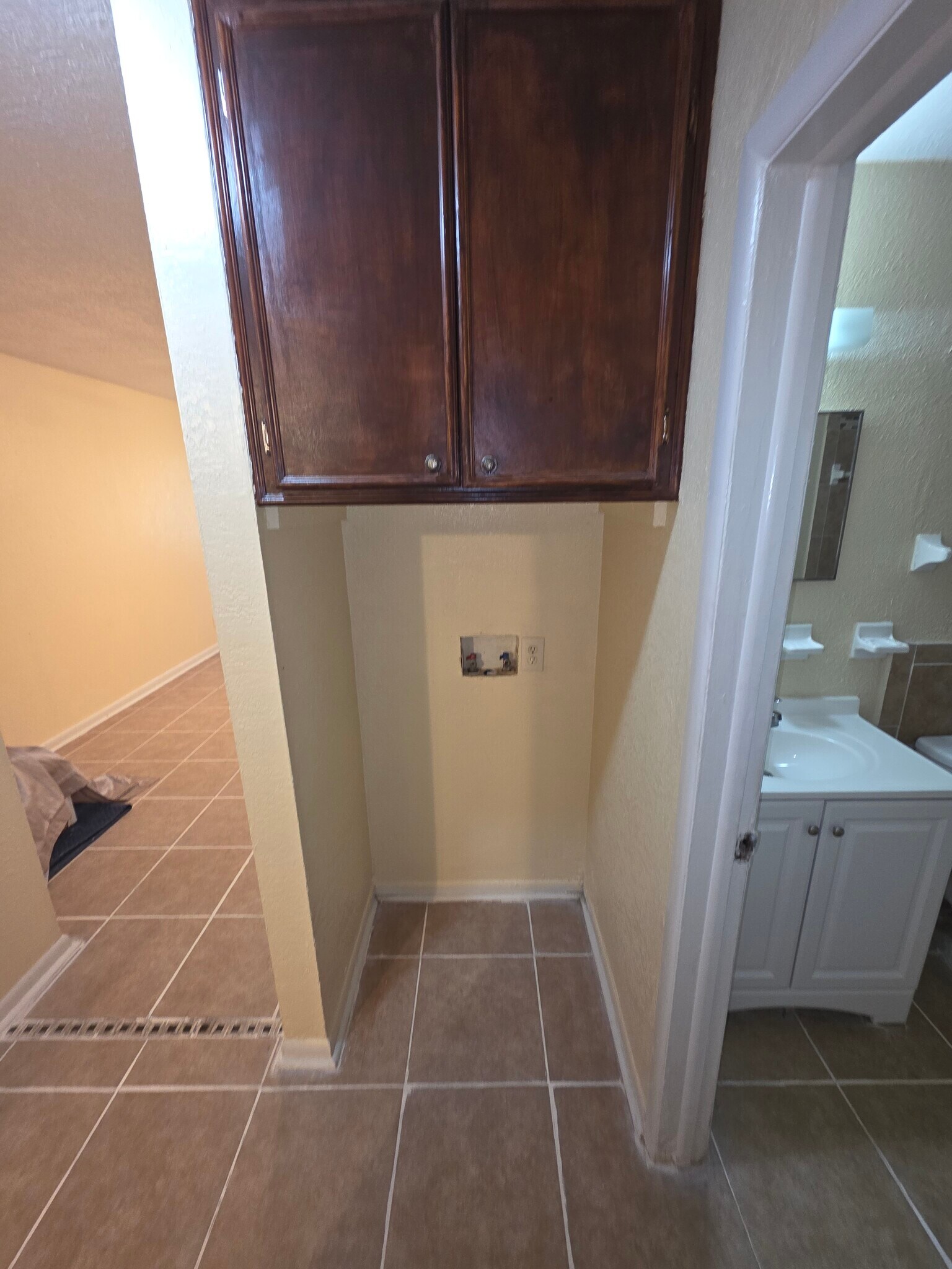 Washing Machine Connections - 7217 Bailey Ct