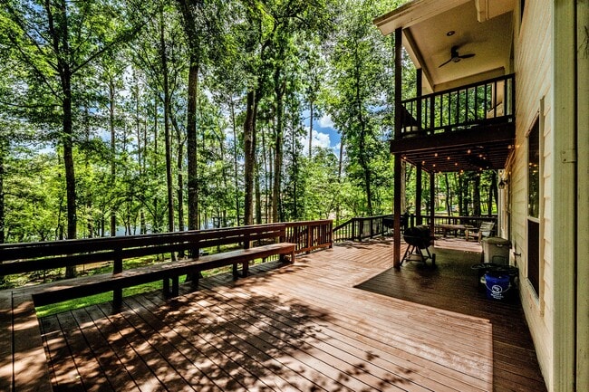Building Photo - 1801 Camellia Ct
