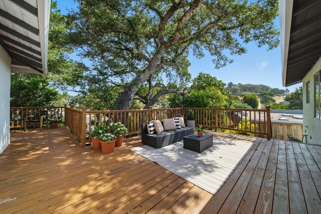 Building Photo - 1406 Cedarwood Dr