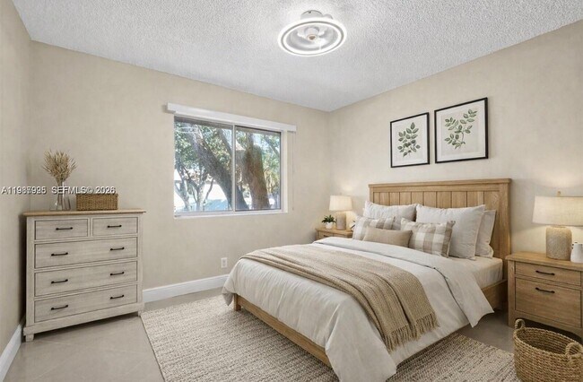 Building Photo - 9407 SW 138th Pl