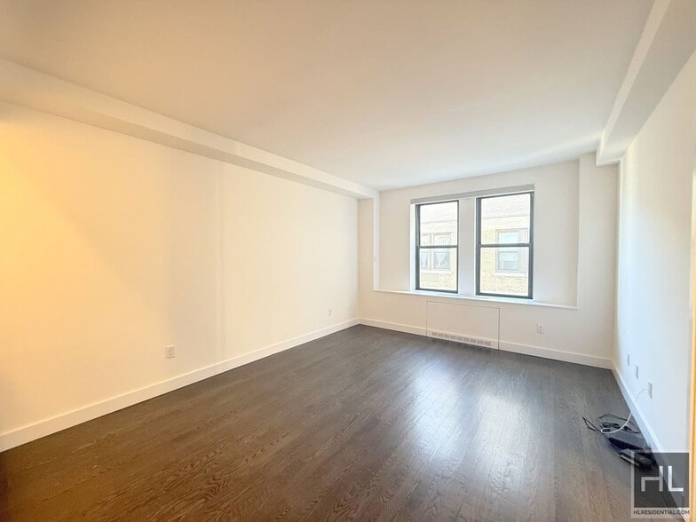 Building Photo - 666 West End Ave