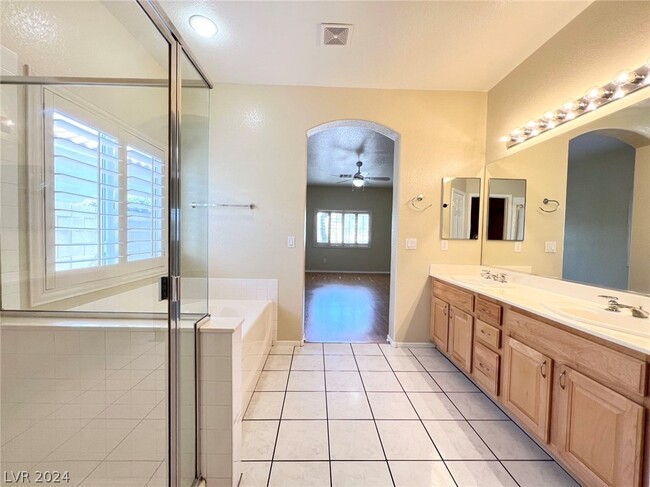 Building Photo - 2985 Panorama Ridge Dr