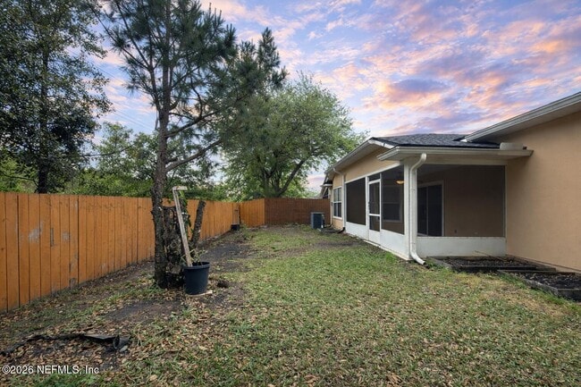 Building Photo - 2472 Willowbend Dr