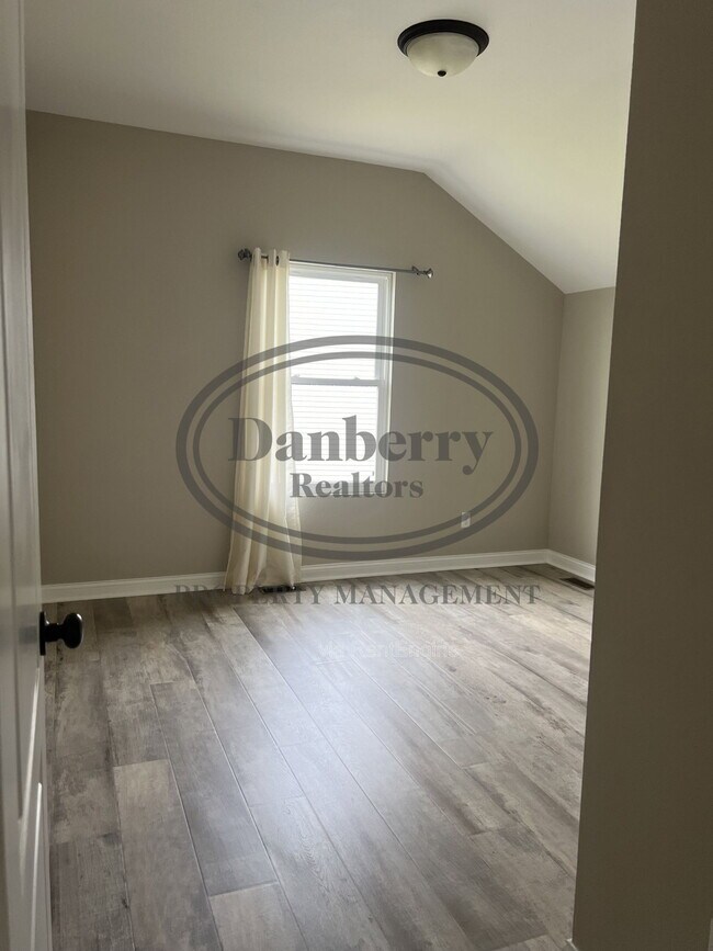 Building Photo - 8914 Red Hawk Ct