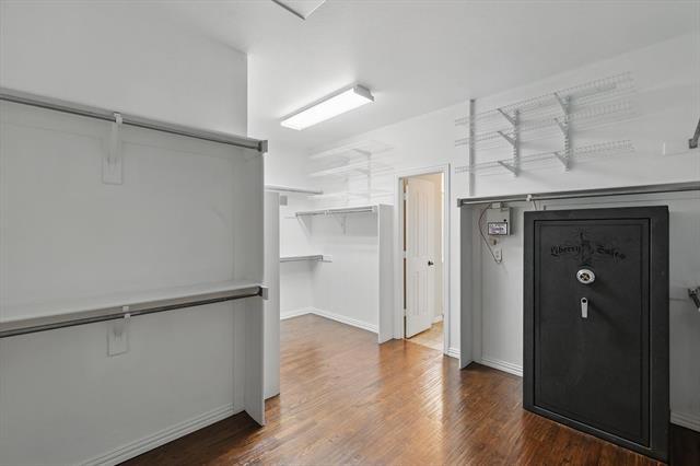 Building Photo - 7309 Alandale Dr