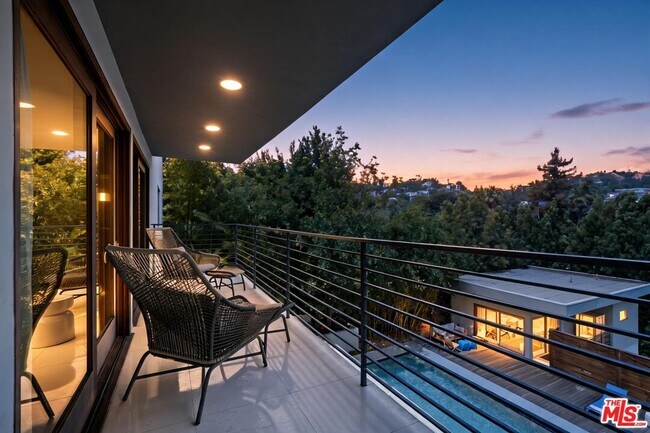 Building Photo - 2035 De Mille Dr
