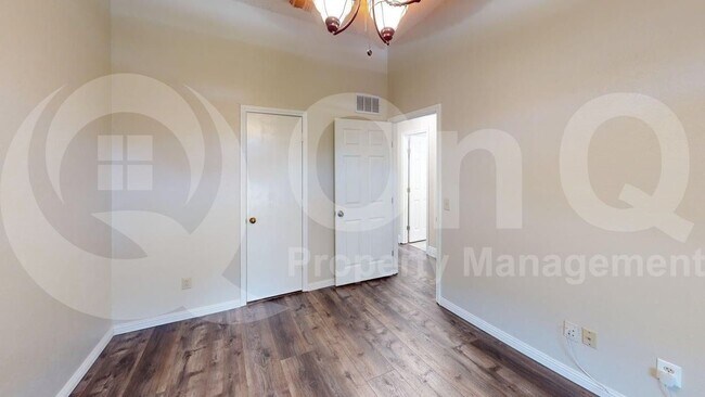 Building Photo - 1217 Babbling Brook Dr