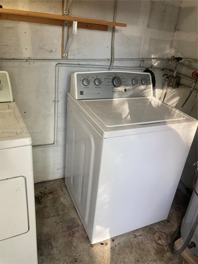 Building Photo - 3742 SW 29th St