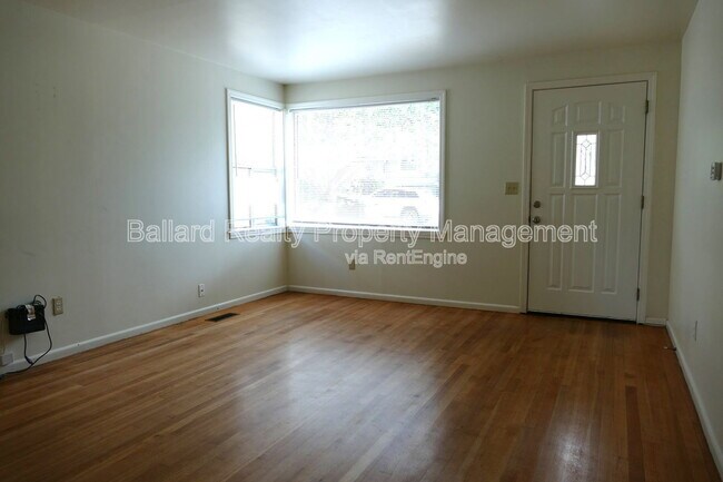 Building Photo - 6527 25th Ave NW