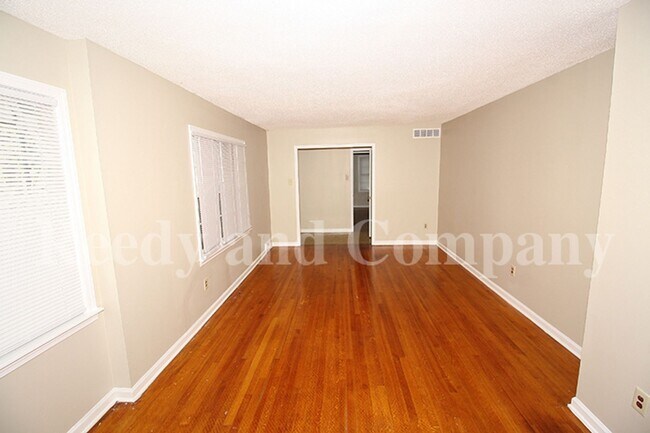 Building Photo - 3001 Falkirk Rd