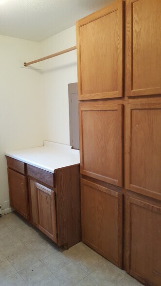 Building Photo - 106 N Holmen Dr
