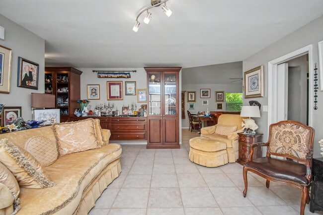 Building Photo - 7678 Solimar Cir