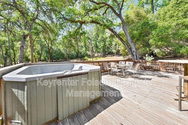 Building Photo - 2541 Deer Brush Ln