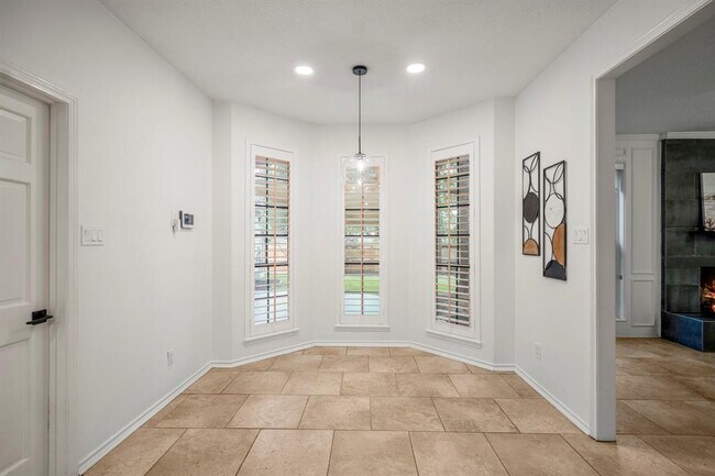 Building Photo - 16814 Windypine Dr