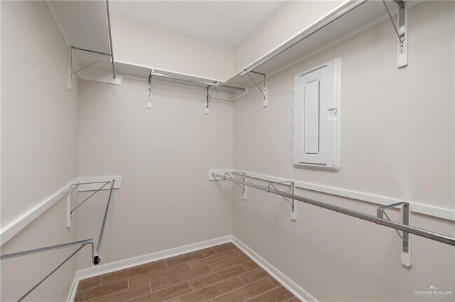 Building Photo - 17 Highland Ave