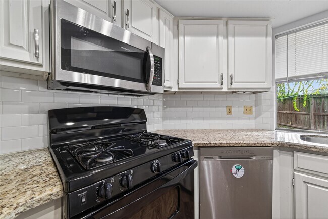 Building Photo - 5311 Summit Lodge Dr