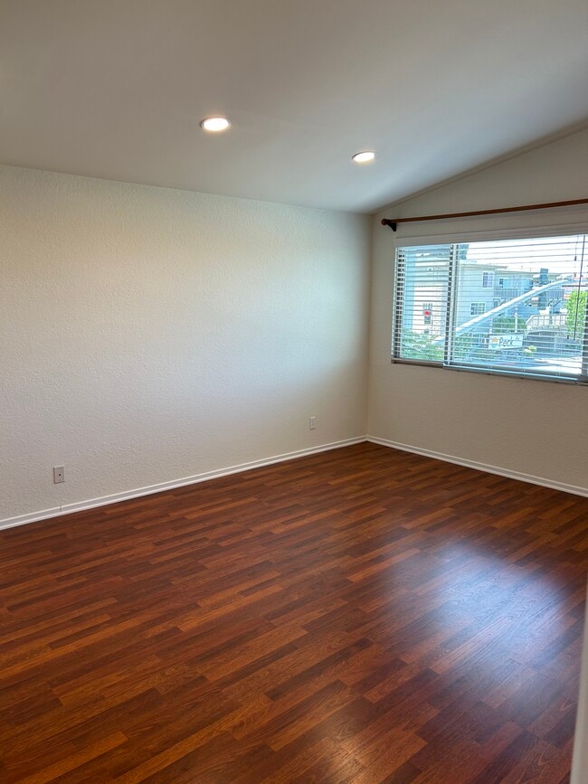 Building Photo - 1504 Manhattan Beach Blvd