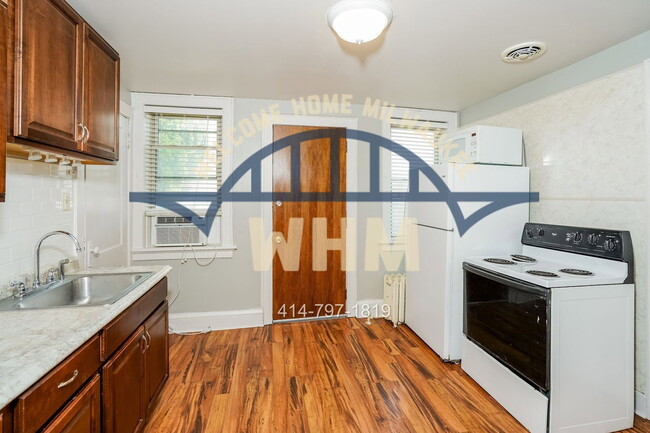 Building Photo - 3650 E Barnard Ave