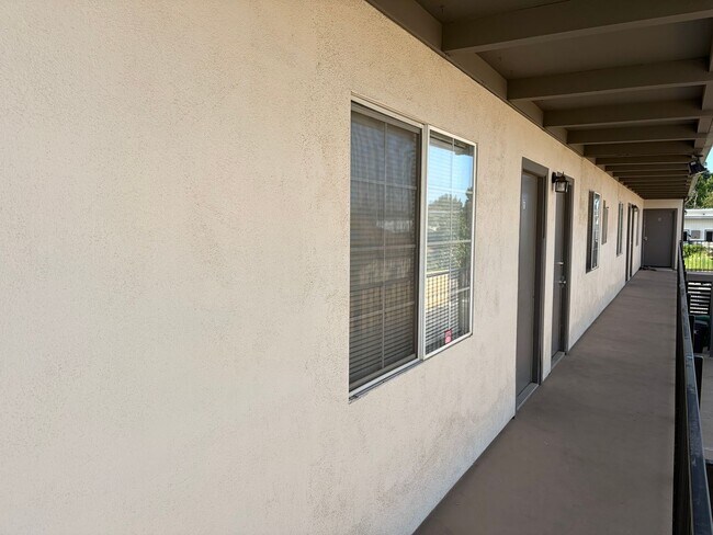 Building Photo - 311 E McElhany Ave