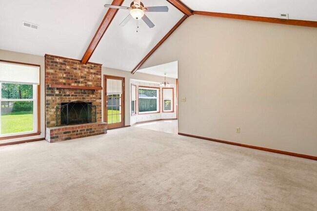 Building Photo - 617 Longleaf Rd