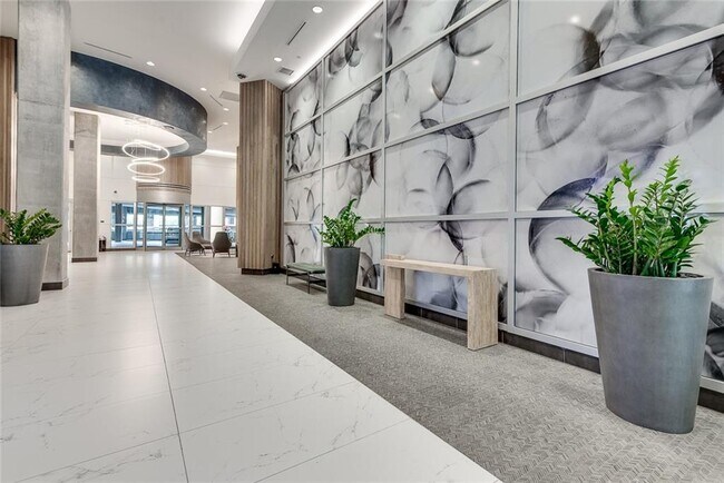 Building Photo - 923 Peachtree St NE