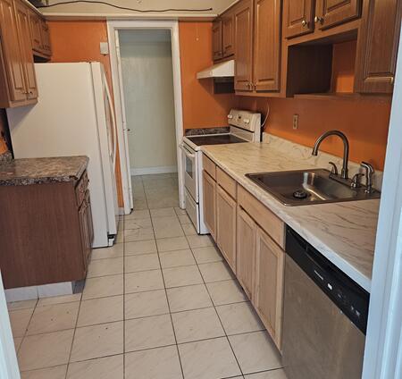 Building Photo - 4174 Inverrary Dr