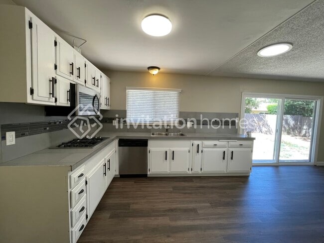 Building Photo - 9035 Sutters Gold Dr