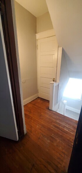 Building Photo - 1527 Dixmont Ave