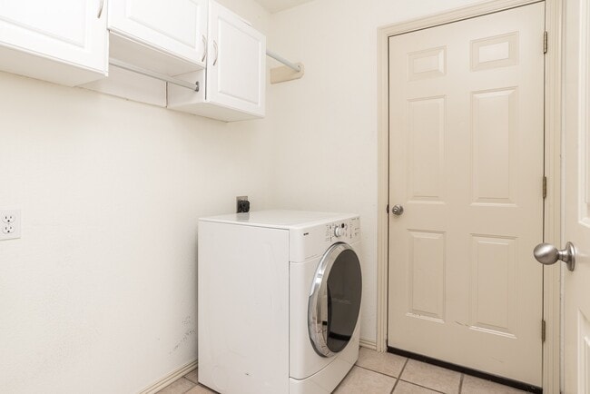 Building Photo - 4356 W Serviceberry Dr