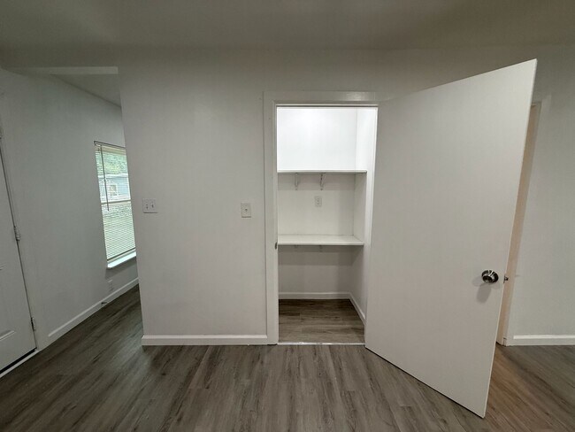 Building Photo - 319 Woodard Ave