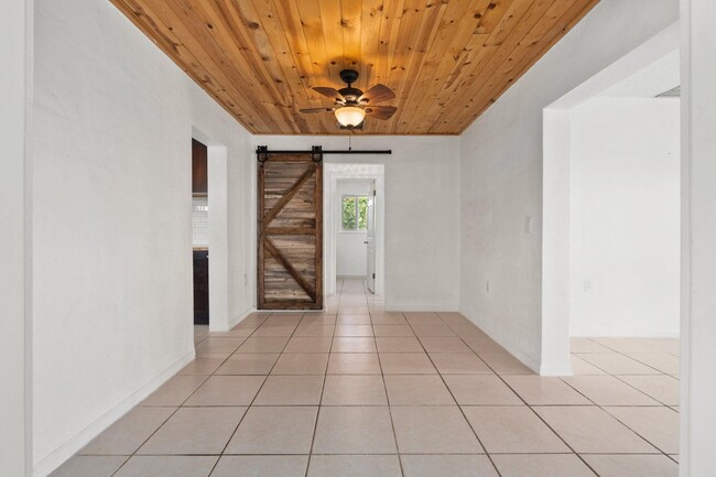 Building Photo - 5203 S Indian River Dr