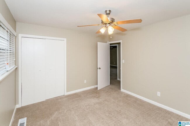 Building Photo - 1316 Falcon Dr
