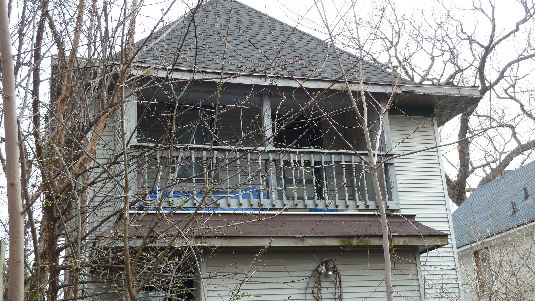 Building Photo - 1228 E Dayton St