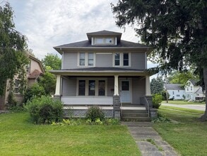 Building Photo - Pet-Friendly 3-Bedroom Elyria Home with $1,500 Total Monthly Price!