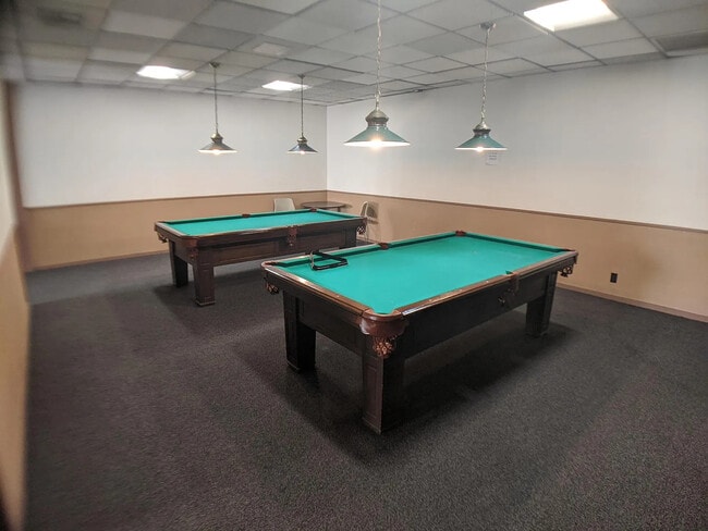 Building Photo - 1605 Hotel Cir S