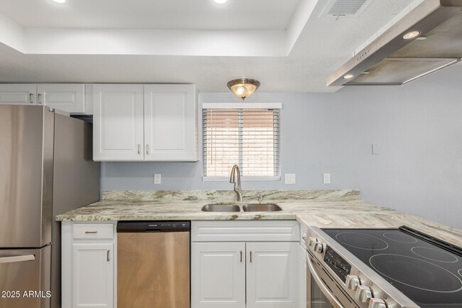 Building Photo - 4107 N 106th Ave